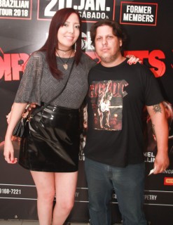 
<a style='margin-left: 5px;' class='btn btn-xs btn-social btn-facebook' href='https://www.facebook.com/sharer/sharer.php?u=https://galeramix.s01.web.getmuller.com.br/imagem/a53/800-800-90/conteudo/site_galerias/53/petry-74.jpg' rel='popup' data-width='500' data-height='400'><i class='fa fa-facebook'></i>Compartilhar <span class='hidden-xs'>no Facebook</span>
</a> 
<a class='btn btn-default btn-xs' target='_blank' href='imagem/a53/800-800-90/conteudo/site_galerias/53/petry-74.jpg'>
<span class='glyphicon glyphicon-cloud-download'></span> Salvar
</a>
