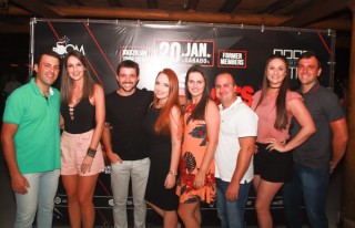 
<a style='margin-left: 5px;' class='btn btn-xs btn-social btn-facebook' href='https://www.facebook.com/sharer/sharer.php?u=https://galeramix.s01.web.getmuller.com.br/imagem/a53/800-800-90/conteudo/site_galerias/53/petry-76.jpg' rel='popup' data-width='500' data-height='400'><i class='fa fa-facebook'></i>Compartilhar <span class='hidden-xs'>no Facebook</span>
</a> 
<a class='btn btn-default btn-xs' target='_blank' href='imagem/a53/800-800-90/conteudo/site_galerias/53/petry-76.jpg'>
<span class='glyphicon glyphicon-cloud-download'></span> Salvar
</a>
