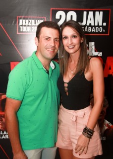 
<a style='margin-left: 5px;' class='btn btn-xs btn-social btn-facebook' href='https://www.facebook.com/sharer/sharer.php?u=https://galeramix.s01.web.getmuller.com.br/imagem/a53/800-800-90/conteudo/site_galerias/53/petry-77.jpg' rel='popup' data-width='500' data-height='400'><i class='fa fa-facebook'></i>Compartilhar <span class='hidden-xs'>no Facebook</span>
</a> 
<a class='btn btn-default btn-xs' target='_blank' href='imagem/a53/800-800-90/conteudo/site_galerias/53/petry-77.jpg'>
<span class='glyphicon glyphicon-cloud-download'></span> Salvar
</a>
