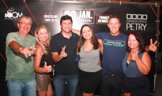 
<a style='margin-left: 5px;' class='btn btn-xs btn-social btn-facebook' href='https://www.facebook.com/sharer/sharer.php?u=https://galeramix.s01.web.getmuller.com.br/imagem/a53/800-800-90/conteudo/site_galerias/53/petry-79.jpg' rel='popup' data-width='500' data-height='400'><i class='fa fa-facebook'></i>Compartilhar <span class='hidden-xs'>no Facebook</span>
</a> 
<a class='btn btn-default btn-xs' target='_blank' href='imagem/a53/800-800-90/conteudo/site_galerias/53/petry-79.jpg'>
<span class='glyphicon glyphicon-cloud-download'></span> Salvar
</a>
