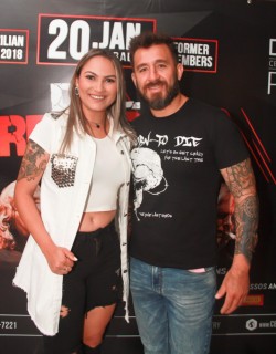 
<a style='margin-left: 5px;' class='btn btn-xs btn-social btn-facebook' href='https://www.facebook.com/sharer/sharer.php?u=https://galeramix.s01.web.getmuller.com.br/imagem/a53/800-800-90/conteudo/site_galerias/53/petry-81.jpg' rel='popup' data-width='500' data-height='400'><i class='fa fa-facebook'></i>Compartilhar <span class='hidden-xs'>no Facebook</span>
</a> 
<a class='btn btn-default btn-xs' target='_blank' href='imagem/a53/800-800-90/conteudo/site_galerias/53/petry-81.jpg'>
<span class='glyphicon glyphicon-cloud-download'></span> Salvar
</a>
