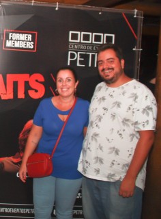 
<a style='margin-left: 5px;' class='btn btn-xs btn-social btn-facebook' href='https://www.facebook.com/sharer/sharer.php?u=https://galeramix.s01.web.getmuller.com.br/imagem/a53/800-800-90/conteudo/site_galerias/53/petry-82.jpg' rel='popup' data-width='500' data-height='400'><i class='fa fa-facebook'></i>Compartilhar <span class='hidden-xs'>no Facebook</span>
</a> 
<a class='btn btn-default btn-xs' target='_blank' href='imagem/a53/800-800-90/conteudo/site_galerias/53/petry-82.jpg'>
<span class='glyphicon glyphicon-cloud-download'></span> Salvar
</a>
