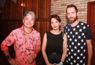 
<a style='margin-left: 5px;' class='btn btn-xs btn-social btn-facebook' href='https://www.facebook.com/sharer/sharer.php?u=https://galeramix.s01.web.getmuller.com.br/imagem/a53/800-800-90/conteudo/site_galerias/53/petry-85.jpg' rel='popup' data-width='500' data-height='400'><i class='fa fa-facebook'></i>Compartilhar <span class='hidden-xs'>no Facebook</span>
</a> 
<a class='btn btn-default btn-xs' target='_blank' href='imagem/a53/800-800-90/conteudo/site_galerias/53/petry-85.jpg'>
<span class='glyphicon glyphicon-cloud-download'></span> Salvar
</a>
