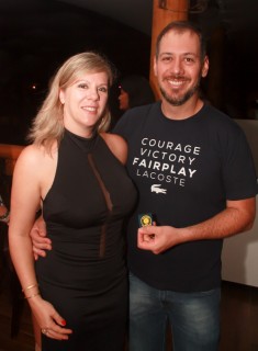 
<a style='margin-left: 5px;' class='btn btn-xs btn-social btn-facebook' href='https://www.facebook.com/sharer/sharer.php?u=https://galeramix.s01.web.getmuller.com.br/imagem/a53/800-800-90/conteudo/site_galerias/53/petry-89.jpg' rel='popup' data-width='500' data-height='400'><i class='fa fa-facebook'></i>Compartilhar <span class='hidden-xs'>no Facebook</span>
</a> 
<a class='btn btn-default btn-xs' target='_blank' href='imagem/a53/800-800-90/conteudo/site_galerias/53/petry-89.jpg'>
<span class='glyphicon glyphicon-cloud-download'></span> Salvar
</a>
