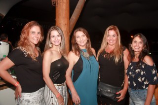 
<a style='margin-left: 5px;' class='btn btn-xs btn-social btn-facebook' href='https://www.facebook.com/sharer/sharer.php?u=https://galeramix.s01.web.getmuller.com.br/imagem/a53/800-800-90/conteudo/site_galerias/53/petry-90.jpg' rel='popup' data-width='500' data-height='400'><i class='fa fa-facebook'></i>Compartilhar <span class='hidden-xs'>no Facebook</span>
</a> 
<a class='btn btn-default btn-xs' target='_blank' href='imagem/a53/800-800-90/conteudo/site_galerias/53/petry-90.jpg'>
<span class='glyphicon glyphicon-cloud-download'></span> Salvar
</a>
