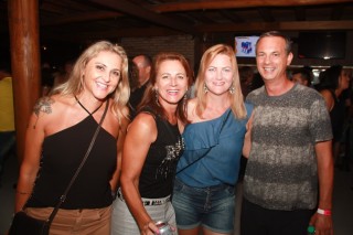 
<a style='margin-left: 5px;' class='btn btn-xs btn-social btn-facebook' href='https://www.facebook.com/sharer/sharer.php?u=https://galeramix.s01.web.getmuller.com.br/imagem/a53/800-800-90/conteudo/site_galerias/53/petry-96.jpg' rel='popup' data-width='500' data-height='400'><i class='fa fa-facebook'></i>Compartilhar <span class='hidden-xs'>no Facebook</span>
</a> 
<a class='btn btn-default btn-xs' target='_blank' href='imagem/a53/800-800-90/conteudo/site_galerias/53/petry-96.jpg'>
<span class='glyphicon glyphicon-cloud-download'></span> Salvar
</a>
