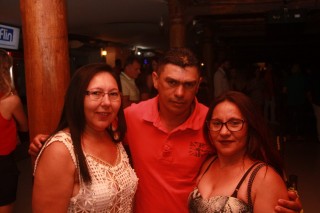 
<a style='margin-left: 5px;' class='btn btn-xs btn-social btn-facebook' href='https://www.facebook.com/sharer/sharer.php?u=https://galeramix.s01.web.getmuller.com.br/imagem/a55/800-800-90/conteudo/site_galerias/55/img8400.jpg' rel='popup' data-width='500' data-height='400'><i class='fa fa-facebook'></i>Compartilhar <span class='hidden-xs'>no Facebook</span>
</a> 
<a class='btn btn-default btn-xs' target='_blank' href='imagem/a55/800-800-90/conteudo/site_galerias/55/img8400.jpg'>
<span class='glyphicon glyphicon-cloud-download'></span> Salvar
</a>
