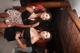 
<a style='margin-left: 5px;' class='btn btn-xs btn-social btn-facebook' href='https://www.facebook.com/sharer/sharer.php?u=https://galeramix.s01.web.getmuller.com.br/imagem/a55/800-800-90/conteudo/site_galerias/55/img8406.jpg' rel='popup' data-width='500' data-height='400'><i class='fa fa-facebook'></i>Compartilhar <span class='hidden-xs'>no Facebook</span>
</a> 
<a class='btn btn-default btn-xs' target='_blank' href='imagem/a55/800-800-90/conteudo/site_galerias/55/img8406.jpg'>
<span class='glyphicon glyphicon-cloud-download'></span> Salvar
</a>
