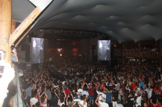 
<a style='margin-left: 5px;' class='btn btn-xs btn-social btn-facebook' href='https://www.facebook.com/sharer/sharer.php?u=https://galeramix.s01.web.getmuller.com.br/imagem/a55/800-800-90/conteudo/site_galerias/55/img8480.jpg' rel='popup' data-width='500' data-height='400'><i class='fa fa-facebook'></i>Compartilhar <span class='hidden-xs'>no Facebook</span>
</a> 
<a class='btn btn-default btn-xs' target='_blank' href='imagem/a55/800-800-90/conteudo/site_galerias/55/img8480.jpg'>
<span class='glyphicon glyphicon-cloud-download'></span> Salvar
</a>
