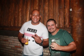 
<a style='margin-left: 5px;' class='btn btn-xs btn-social btn-facebook' href='https://www.facebook.com/sharer/sharer.php?u=https://galeramix.s01.web.getmuller.com.br/imagem/a55/800-800-90/conteudo/site_galerias/55/img8483.jpg' rel='popup' data-width='500' data-height='400'><i class='fa fa-facebook'></i>Compartilhar <span class='hidden-xs'>no Facebook</span>
</a> 
<a class='btn btn-default btn-xs' target='_blank' href='imagem/a55/800-800-90/conteudo/site_galerias/55/img8483.jpg'>
<span class='glyphicon glyphicon-cloud-download'></span> Salvar
</a>
