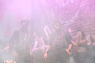 
<a style='margin-left: 5px;' class='btn btn-xs btn-social btn-facebook' href='https://www.facebook.com/sharer/sharer.php?u=https://galeramix.s01.web.getmuller.com.br/imagem/a55/800-800-90/conteudo/site_galerias/55/img8501.jpg' rel='popup' data-width='500' data-height='400'><i class='fa fa-facebook'></i>Compartilhar <span class='hidden-xs'>no Facebook</span>
</a> 
<a class='btn btn-default btn-xs' target='_blank' href='imagem/a55/800-800-90/conteudo/site_galerias/55/img8501.jpg'>
<span class='glyphicon glyphicon-cloud-download'></span> Salvar
</a>
