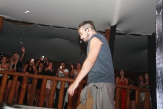 
<a style='margin-left: 5px;' class='btn btn-xs btn-social btn-facebook' href='https://www.facebook.com/sharer/sharer.php?u=https://galeramix.s01.web.getmuller.com.br/imagem/a55/800-800-90/conteudo/site_galerias/55/img8511.jpg' rel='popup' data-width='500' data-height='400'><i class='fa fa-facebook'></i>Compartilhar <span class='hidden-xs'>no Facebook</span>
</a> 
<a class='btn btn-default btn-xs' target='_blank' href='imagem/a55/800-800-90/conteudo/site_galerias/55/img8511.jpg'>
<span class='glyphicon glyphicon-cloud-download'></span> Salvar
</a>
