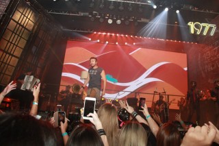 
<a style='margin-left: 5px;' class='btn btn-xs btn-social btn-facebook' href='https://www.facebook.com/sharer/sharer.php?u=https://galeramix.s01.web.getmuller.com.br/imagem/a55/800-800-90/conteudo/site_galerias/55/img8530.jpg' rel='popup' data-width='500' data-height='400'><i class='fa fa-facebook'></i>Compartilhar <span class='hidden-xs'>no Facebook</span>
</a> 
<a class='btn btn-default btn-xs' target='_blank' href='imagem/a55/800-800-90/conteudo/site_galerias/55/img8530.jpg'>
<span class='glyphicon glyphicon-cloud-download'></span> Salvar
</a>
