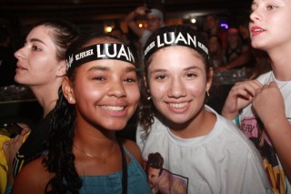 
<a style='margin-left: 5px;' class='btn btn-xs btn-social btn-facebook' href='https://www.facebook.com/sharer/sharer.php?u=https://galeramix.s01.web.getmuller.com.br/imagem/a55/800-800-90/conteudo/site_galerias/55/img8533.jpg' rel='popup' data-width='500' data-height='400'><i class='fa fa-facebook'></i>Compartilhar <span class='hidden-xs'>no Facebook</span>
</a> 
<a class='btn btn-default btn-xs' target='_blank' href='imagem/a55/800-800-90/conteudo/site_galerias/55/img8533.jpg'>
<span class='glyphicon glyphicon-cloud-download'></span> Salvar
</a>
