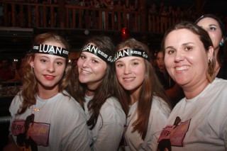 
<a style='margin-left: 5px;' class='btn btn-xs btn-social btn-facebook' href='https://www.facebook.com/sharer/sharer.php?u=https://galeramix.s01.web.getmuller.com.br/imagem/a55/800-800-90/conteudo/site_galerias/55/img8534.jpg' rel='popup' data-width='500' data-height='400'><i class='fa fa-facebook'></i>Compartilhar <span class='hidden-xs'>no Facebook</span>
</a> 
<a class='btn btn-default btn-xs' target='_blank' href='imagem/a55/800-800-90/conteudo/site_galerias/55/img8534.jpg'>
<span class='glyphicon glyphicon-cloud-download'></span> Salvar
</a>
