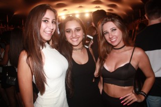 
<a style='margin-left: 5px;' class='btn btn-xs btn-social btn-facebook' href='https://www.facebook.com/sharer/sharer.php?u=https://galeramix.s01.web.getmuller.com.br/imagem/a55/800-800-90/conteudo/site_galerias/55/img8554.jpg' rel='popup' data-width='500' data-height='400'><i class='fa fa-facebook'></i>Compartilhar <span class='hidden-xs'>no Facebook</span>
</a> 
<a class='btn btn-default btn-xs' target='_blank' href='imagem/a55/800-800-90/conteudo/site_galerias/55/img8554.jpg'>
<span class='glyphicon glyphicon-cloud-download'></span> Salvar
</a>
