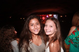 
<a style='margin-left: 5px;' class='btn btn-xs btn-social btn-facebook' href='https://www.facebook.com/sharer/sharer.php?u=https://galeramix.s01.web.getmuller.com.br/imagem/a55/800-800-90/conteudo/site_galerias/55/img8557.jpg' rel='popup' data-width='500' data-height='400'><i class='fa fa-facebook'></i>Compartilhar <span class='hidden-xs'>no Facebook</span>
</a> 
<a class='btn btn-default btn-xs' target='_blank' href='imagem/a55/800-800-90/conteudo/site_galerias/55/img8557.jpg'>
<span class='glyphicon glyphicon-cloud-download'></span> Salvar
</a>
