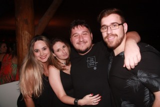 
<a style='margin-left: 5px;' class='btn btn-xs btn-social btn-facebook' href='https://www.facebook.com/sharer/sharer.php?u=https://galeramix.s01.web.getmuller.com.br/imagem/a55/800-800-90/conteudo/site_galerias/55/img8576.jpg' rel='popup' data-width='500' data-height='400'><i class='fa fa-facebook'></i>Compartilhar <span class='hidden-xs'>no Facebook</span>
</a> 
<a class='btn btn-default btn-xs' target='_blank' href='imagem/a55/800-800-90/conteudo/site_galerias/55/img8576.jpg'>
<span class='glyphicon glyphicon-cloud-download'></span> Salvar
</a>
