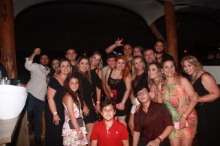 
<a style='margin-left: 5px;' class='btn btn-xs btn-social btn-facebook' href='https://www.facebook.com/sharer/sharer.php?u=https://galeramix.s01.web.getmuller.com.br/imagem/a55/800-800-90/conteudo/site_galerias/55/img8578.jpg' rel='popup' data-width='500' data-height='400'><i class='fa fa-facebook'></i>Compartilhar <span class='hidden-xs'>no Facebook</span>
</a> 
<a class='btn btn-default btn-xs' target='_blank' href='imagem/a55/800-800-90/conteudo/site_galerias/55/img8578.jpg'>
<span class='glyphicon glyphicon-cloud-download'></span> Salvar
</a>
