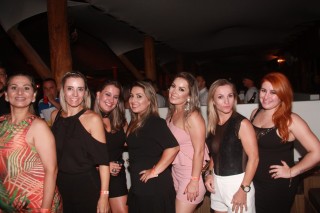 
<a style='margin-left: 5px;' class='btn btn-xs btn-social btn-facebook' href='https://www.facebook.com/sharer/sharer.php?u=https://galeramix.s01.web.getmuller.com.br/imagem/a55/800-800-90/conteudo/site_galerias/55/img8582.jpg' rel='popup' data-width='500' data-height='400'><i class='fa fa-facebook'></i>Compartilhar <span class='hidden-xs'>no Facebook</span>
</a> 
<a class='btn btn-default btn-xs' target='_blank' href='imagem/a55/800-800-90/conteudo/site_galerias/55/img8582.jpg'>
<span class='glyphicon glyphicon-cloud-download'></span> Salvar
</a>
