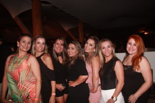 
<a style='margin-left: 5px;' class='btn btn-xs btn-social btn-facebook' href='https://www.facebook.com/sharer/sharer.php?u=https://galeramix.s01.web.getmuller.com.br/imagem/a55/800-800-90/conteudo/site_galerias/55/img8583.jpg' rel='popup' data-width='500' data-height='400'><i class='fa fa-facebook'></i>Compartilhar <span class='hidden-xs'>no Facebook</span>
</a> 
<a class='btn btn-default btn-xs' target='_blank' href='imagem/a55/800-800-90/conteudo/site_galerias/55/img8583.jpg'>
<span class='glyphicon glyphicon-cloud-download'></span> Salvar
</a>
