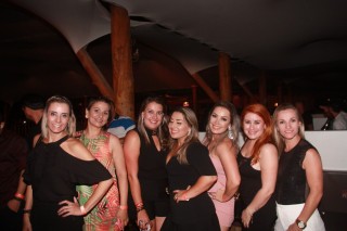 
<a style='margin-left: 5px;' class='btn btn-xs btn-social btn-facebook' href='https://www.facebook.com/sharer/sharer.php?u=https://galeramix.s01.web.getmuller.com.br/imagem/a55/800-800-90/conteudo/site_galerias/55/img8584.jpg' rel='popup' data-width='500' data-height='400'><i class='fa fa-facebook'></i>Compartilhar <span class='hidden-xs'>no Facebook</span>
</a> 
<a class='btn btn-default btn-xs' target='_blank' href='imagem/a55/800-800-90/conteudo/site_galerias/55/img8584.jpg'>
<span class='glyphicon glyphicon-cloud-download'></span> Salvar
</a>
