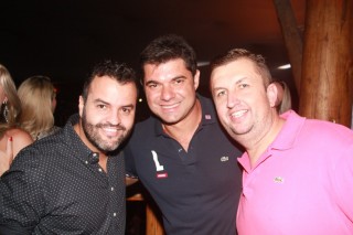 
<a style='margin-left: 5px;' class='btn btn-xs btn-social btn-facebook' href='https://www.facebook.com/sharer/sharer.php?u=https://galeramix.s01.web.getmuller.com.br/imagem/a55/800-800-90/conteudo/site_galerias/55/img8625.jpg' rel='popup' data-width='500' data-height='400'><i class='fa fa-facebook'></i>Compartilhar <span class='hidden-xs'>no Facebook</span>
</a> 
<a class='btn btn-default btn-xs' target='_blank' href='imagem/a55/800-800-90/conteudo/site_galerias/55/img8625.jpg'>
<span class='glyphicon glyphicon-cloud-download'></span> Salvar
</a>
