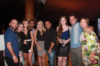 
<a style='margin-left: 5px;' class='btn btn-xs btn-social btn-facebook' href='https://www.facebook.com/sharer/sharer.php?u=https://galeramix.s01.web.getmuller.com.br/imagem/a57/800-800-90/conteudo/site_galerias/57/ce-petry-luan-santana-106.jpg' rel='popup' data-width='500' data-height='400'><i class='fa fa-facebook'></i>Compartilhar <span class='hidden-xs'>no Facebook</span>
</a> 
<a class='btn btn-default btn-xs' target='_blank' href='imagem/a57/800-800-90/conteudo/site_galerias/57/ce-petry-luan-santana-106.jpg'>
<span class='glyphicon glyphicon-cloud-download'></span> Salvar
</a>
