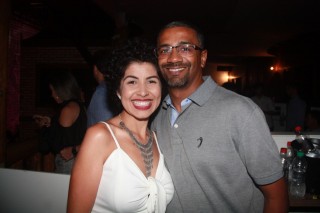 
<a style='margin-left: 5px;' class='btn btn-xs btn-social btn-facebook' href='https://www.facebook.com/sharer/sharer.php?u=https://galeramix.s01.web.getmuller.com.br/imagem/a57/800-800-90/conteudo/site_galerias/57/ce-petry-luan-santana-108.jpg' rel='popup' data-width='500' data-height='400'><i class='fa fa-facebook'></i>Compartilhar <span class='hidden-xs'>no Facebook</span>
</a> 
<a class='btn btn-default btn-xs' target='_blank' href='imagem/a57/800-800-90/conteudo/site_galerias/57/ce-petry-luan-santana-108.jpg'>
<span class='glyphicon glyphicon-cloud-download'></span> Salvar
</a>
