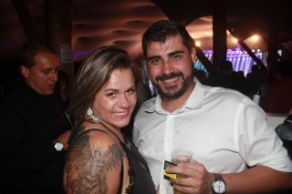 
<a style='margin-left: 5px;' class='btn btn-xs btn-social btn-facebook' href='https://www.facebook.com/sharer/sharer.php?u=https://galeramix.s01.web.getmuller.com.br/imagem/a57/800-800-90/conteudo/site_galerias/57/ce-petry-luan-santana-116.jpg' rel='popup' data-width='500' data-height='400'><i class='fa fa-facebook'></i>Compartilhar <span class='hidden-xs'>no Facebook</span>
</a> 
<a class='btn btn-default btn-xs' target='_blank' href='imagem/a57/800-800-90/conteudo/site_galerias/57/ce-petry-luan-santana-116.jpg'>
<span class='glyphicon glyphicon-cloud-download'></span> Salvar
</a>
