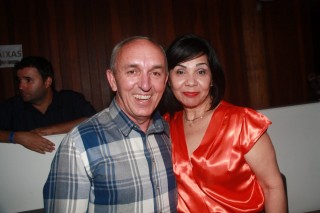 
<a style='margin-left: 5px;' class='btn btn-xs btn-social btn-facebook' href='https://www.facebook.com/sharer/sharer.php?u=https://galeramix.s01.web.getmuller.com.br/imagem/a57/800-800-90/conteudo/site_galerias/57/ce-petry-luan-santana-118.jpg' rel='popup' data-width='500' data-height='400'><i class='fa fa-facebook'></i>Compartilhar <span class='hidden-xs'>no Facebook</span>
</a> 
<a class='btn btn-default btn-xs' target='_blank' href='imagem/a57/800-800-90/conteudo/site_galerias/57/ce-petry-luan-santana-118.jpg'>
<span class='glyphicon glyphicon-cloud-download'></span> Salvar
</a>
