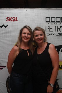 
<a style='margin-left: 5px;' class='btn btn-xs btn-social btn-facebook' href='https://www.facebook.com/sharer/sharer.php?u=https://galeramix.s01.web.getmuller.com.br/imagem/a57/800-800-90/conteudo/site_galerias/57/ce-petry-luan-santana-131.jpg' rel='popup' data-width='500' data-height='400'><i class='fa fa-facebook'></i>Compartilhar <span class='hidden-xs'>no Facebook</span>
</a> 
<a class='btn btn-default btn-xs' target='_blank' href='imagem/a57/800-800-90/conteudo/site_galerias/57/ce-petry-luan-santana-131.jpg'>
<span class='glyphicon glyphicon-cloud-download'></span> Salvar
</a>
