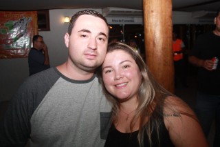 
<a style='margin-left: 5px;' class='btn btn-xs btn-social btn-facebook' href='https://www.facebook.com/sharer/sharer.php?u=https://galeramix.s01.web.getmuller.com.br/imagem/a57/800-800-90/conteudo/site_galerias/57/ce-petry-luan-santana-144.jpg' rel='popup' data-width='500' data-height='400'><i class='fa fa-facebook'></i>Compartilhar <span class='hidden-xs'>no Facebook</span>
</a> 
<a class='btn btn-default btn-xs' target='_blank' href='imagem/a57/800-800-90/conteudo/site_galerias/57/ce-petry-luan-santana-144.jpg'>
<span class='glyphicon glyphicon-cloud-download'></span> Salvar
</a>
