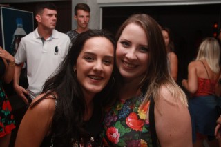 
<a style='margin-left: 5px;' class='btn btn-xs btn-social btn-facebook' href='https://www.facebook.com/sharer/sharer.php?u=https://galeramix.s01.web.getmuller.com.br/imagem/a57/800-800-90/conteudo/site_galerias/57/ce-petry-luan-santana-147.jpg' rel='popup' data-width='500' data-height='400'><i class='fa fa-facebook'></i>Compartilhar <span class='hidden-xs'>no Facebook</span>
</a> 
<a class='btn btn-default btn-xs' target='_blank' href='imagem/a57/800-800-90/conteudo/site_galerias/57/ce-petry-luan-santana-147.jpg'>
<span class='glyphicon glyphicon-cloud-download'></span> Salvar
</a>
