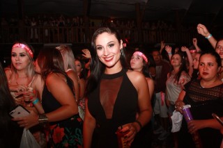 
<a style='margin-left: 5px;' class='btn btn-xs btn-social btn-facebook' href='https://www.facebook.com/sharer/sharer.php?u=https://galeramix.s01.web.getmuller.com.br/imagem/a57/800-800-90/conteudo/site_galerias/57/ce-petry-luan-santana-49.jpg' rel='popup' data-width='500' data-height='400'><i class='fa fa-facebook'></i>Compartilhar <span class='hidden-xs'>no Facebook</span>
</a> 
<a class='btn btn-default btn-xs' target='_blank' href='imagem/a57/800-800-90/conteudo/site_galerias/57/ce-petry-luan-santana-49.jpg'>
<span class='glyphicon glyphicon-cloud-download'></span> Salvar
</a>
