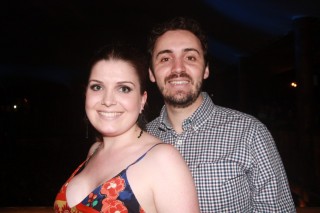 
<a style='margin-left: 5px;' class='btn btn-xs btn-social btn-facebook' href='https://www.facebook.com/sharer/sharer.php?u=https://galeramix.s01.web.getmuller.com.br/imagem/a57/800-800-90/conteudo/site_galerias/57/ce-petry-luan-santana-69.jpg' rel='popup' data-width='500' data-height='400'><i class='fa fa-facebook'></i>Compartilhar <span class='hidden-xs'>no Facebook</span>
</a> 
<a class='btn btn-default btn-xs' target='_blank' href='imagem/a57/800-800-90/conteudo/site_galerias/57/ce-petry-luan-santana-69.jpg'>
<span class='glyphicon glyphicon-cloud-download'></span> Salvar
</a>
