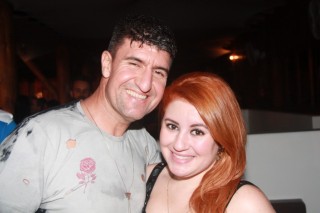 
<a style='margin-left: 5px;' class='btn btn-xs btn-social btn-facebook' href='https://www.facebook.com/sharer/sharer.php?u=https://galeramix.s01.web.getmuller.com.br/imagem/a57/800-800-90/conteudo/site_galerias/57/ce-petry-luan-santana-84.jpg' rel='popup' data-width='500' data-height='400'><i class='fa fa-facebook'></i>Compartilhar <span class='hidden-xs'>no Facebook</span>
</a> 
<a class='btn btn-default btn-xs' target='_blank' href='imagem/a57/800-800-90/conteudo/site_galerias/57/ce-petry-luan-santana-84.jpg'>
<span class='glyphicon glyphicon-cloud-download'></span> Salvar
</a>
