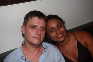 
<a style='margin-left: 5px;' class='btn btn-xs btn-social btn-facebook' href='https://www.facebook.com/sharer/sharer.php?u=https://galeramix.s01.web.getmuller.com.br/imagem/a57/800-800-90/conteudo/site_galerias/57/ce-petry-luan-santana-90.jpg' rel='popup' data-width='500' data-height='400'><i class='fa fa-facebook'></i>Compartilhar <span class='hidden-xs'>no Facebook</span>
</a> 
<a class='btn btn-default btn-xs' target='_blank' href='imagem/a57/800-800-90/conteudo/site_galerias/57/ce-petry-luan-santana-90.jpg'>
<span class='glyphicon glyphicon-cloud-download'></span> Salvar
</a>
