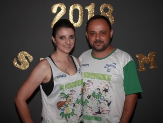 
                                    <a style='margin-left: 5px;' class='btn btn-xs btn-social btn-facebook' href='https://www.facebook.com/sharer/sharer.php?u=https://galeramix.s01.web.getmuller.com.br/imagem/a58/800-800-90/conteudo/site_galerias/58/desenferruje-2018-1.jpg' rel='popup' data-width='500' data-height='400'><i class='fa fa-facebook'></i>Compartilhar <span class='hidden-xs'>no Facebook</span>
                                </a> 
                                <a class='btn btn-default btn-xs' target='_blank' href='imagem/a58/800-800-90/conteudo/site_galerias/58/desenferruje-2018-1.jpg'>
                                    <span class='glyphicon glyphicon-cloud-download'></span> Salvar
                                </a>
                                