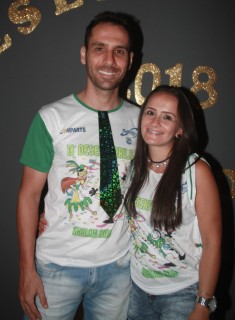 
                                <a style='margin-left: 5px;' class='btn btn-xs btn-social btn-facebook' href='https://www.facebook.com/sharer/sharer.php?u=https://galeramix.s01.web.getmuller.com.br/imagem/a58/800-800-90/conteudo/site_galerias/58/desenferruje-2018-10.jpg' rel='popup' data-width='500' data-height='400'><i class='fa fa-facebook'></i>Compartilhar <span class='hidden-xs'>no Facebook</span>
                            </a> 
                            <a class='btn btn-default btn-xs' target='_blank' href='imagem/a58/800-800-90/conteudo/site_galerias/58/desenferruje-2018-10.jpg'>
                                <span class='glyphicon glyphicon-cloud-download'></span> Salvar
                            </a>
                            