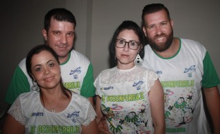 
                <a style='margin-left: 5px;' class='btn btn-xs btn-social btn-facebook' href='https://www.facebook.com/sharer/sharer.php?u=https://galeramix.s01.web.getmuller.com.br/imagem/a58/800-800-90/conteudo/site_galerias/58/desenferruje-2018-103.jpg' rel='popup' data-width='500' data-height='400'><i class='fa fa-facebook'></i>Compartilhar <span class='hidden-xs'>no Facebook</span>
            </a> 
            <a class='btn btn-default btn-xs' target='_blank' href='imagem/a58/800-800-90/conteudo/site_galerias/58/desenferruje-2018-103.jpg'>
                <span class='glyphicon glyphicon-cloud-download'></span> Salvar
            </a>
            