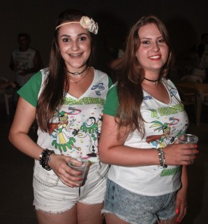 
            <a style='margin-left: 5px;' class='btn btn-xs btn-social btn-facebook' href='https://www.facebook.com/sharer/sharer.php?u=https://galeramix.s01.web.getmuller.com.br/imagem/a58/800-800-90/conteudo/site_galerias/58/desenferruje-2018-104.jpg' rel='popup' data-width='500' data-height='400'><i class='fa fa-facebook'></i>Compartilhar <span class='hidden-xs'>no Facebook</span>
        </a> 
        <a class='btn btn-default btn-xs' target='_blank' href='imagem/a58/800-800-90/conteudo/site_galerias/58/desenferruje-2018-104.jpg'>
            <span class='glyphicon glyphicon-cloud-download'></span> Salvar
        </a>
        