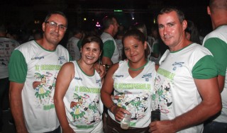 
<a style='margin-left: 5px;' class='btn btn-xs btn-social btn-facebook' href='https://www.facebook.com/sharer/sharer.php?u=https://galeramix.s01.web.getmuller.com.br/imagem/a58/800-800-90/conteudo/site_galerias/58/desenferruje-2018-112.jpg' rel='popup' data-width='500' data-height='400'><i class='fa fa-facebook'></i>Compartilhar <span class='hidden-xs'>no Facebook</span>
</a> 
<a class='btn btn-default btn-xs' target='_blank' href='imagem/a58/800-800-90/conteudo/site_galerias/58/desenferruje-2018-112.jpg'>
<span class='glyphicon glyphicon-cloud-download'></span> Salvar
</a>
