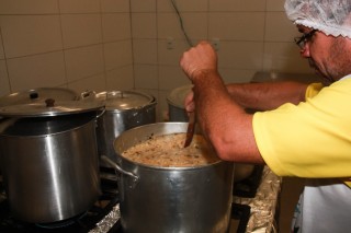 
<a style='margin-left: 5px;' class='btn btn-xs btn-social btn-facebook' href='https://www.facebook.com/sharer/sharer.php?u=https://galeramix.s01.web.getmuller.com.br/imagem/a58/800-800-90/conteudo/site_galerias/58/desenferruje-2018-116.jpg' rel='popup' data-width='500' data-height='400'><i class='fa fa-facebook'></i>Compartilhar <span class='hidden-xs'>no Facebook</span>
</a> 
<a class='btn btn-default btn-xs' target='_blank' href='imagem/a58/800-800-90/conteudo/site_galerias/58/desenferruje-2018-116.jpg'>
<span class='glyphicon glyphicon-cloud-download'></span> Salvar
</a>
