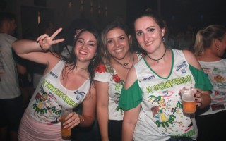 
<a style='margin-left: 5px;' class='btn btn-xs btn-social btn-facebook' href='https://www.facebook.com/sharer/sharer.php?u=https://galeramix.s01.web.getmuller.com.br/imagem/a58/800-800-90/conteudo/site_galerias/58/desenferruje-2018-120.jpg' rel='popup' data-width='500' data-height='400'><i class='fa fa-facebook'></i>Compartilhar <span class='hidden-xs'>no Facebook</span>
</a> 
<a class='btn btn-default btn-xs' target='_blank' href='imagem/a58/800-800-90/conteudo/site_galerias/58/desenferruje-2018-120.jpg'>
<span class='glyphicon glyphicon-cloud-download'></span> Salvar
</a>
