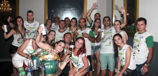 
<a style='margin-left: 5px;' class='btn btn-xs btn-social btn-facebook' href='https://www.facebook.com/sharer/sharer.php?u=https://galeramix.s01.web.getmuller.com.br/imagem/a58/800-800-90/conteudo/site_galerias/58/desenferruje-2018-124.jpg' rel='popup' data-width='500' data-height='400'><i class='fa fa-facebook'></i>Compartilhar <span class='hidden-xs'>no Facebook</span>
</a> 
<a class='btn btn-default btn-xs' target='_blank' href='imagem/a58/800-800-90/conteudo/site_galerias/58/desenferruje-2018-124.jpg'>
<span class='glyphicon glyphicon-cloud-download'></span> Salvar
</a>
