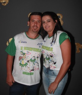 
<a style='margin-left: 5px;' class='btn btn-xs btn-social btn-facebook' href='https://www.facebook.com/sharer/sharer.php?u=https://galeramix.s01.web.getmuller.com.br/imagem/a58/800-800-90/conteudo/site_galerias/58/desenferruje-2018-13.jpg' rel='popup' data-width='500' data-height='400'><i class='fa fa-facebook'></i>Compartilhar <span class='hidden-xs'>no Facebook</span>
</a> 
<a class='btn btn-default btn-xs' target='_blank' href='imagem/a58/800-800-90/conteudo/site_galerias/58/desenferruje-2018-13.jpg'>
<span class='glyphicon glyphicon-cloud-download'></span> Salvar
</a>
