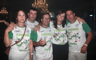 
<a style='margin-left: 5px;' class='btn btn-xs btn-social btn-facebook' href='https://www.facebook.com/sharer/sharer.php?u=https://galeramix.s01.web.getmuller.com.br/imagem/a58/800-800-90/conteudo/site_galerias/58/desenferruje-2018-131.jpg' rel='popup' data-width='500' data-height='400'><i class='fa fa-facebook'></i>Compartilhar <span class='hidden-xs'>no Facebook</span>
</a> 
<a class='btn btn-default btn-xs' target='_blank' href='imagem/a58/800-800-90/conteudo/site_galerias/58/desenferruje-2018-131.jpg'>
<span class='glyphicon glyphicon-cloud-download'></span> Salvar
</a>
