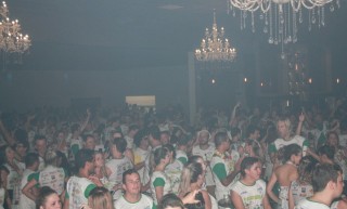 
<a style='margin-left: 5px;' class='btn btn-xs btn-social btn-facebook' href='https://www.facebook.com/sharer/sharer.php?u=https://galeramix.s01.web.getmuller.com.br/imagem/a58/800-800-90/conteudo/site_galerias/58/desenferruje-2018-134.jpg' rel='popup' data-width='500' data-height='400'><i class='fa fa-facebook'></i>Compartilhar <span class='hidden-xs'>no Facebook</span>
</a> 
<a class='btn btn-default btn-xs' target='_blank' href='imagem/a58/800-800-90/conteudo/site_galerias/58/desenferruje-2018-134.jpg'>
<span class='glyphicon glyphicon-cloud-download'></span> Salvar
</a>
