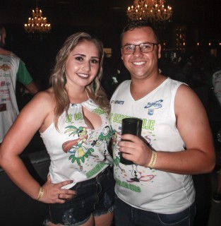 
<a style='margin-left: 5px;' class='btn btn-xs btn-social btn-facebook' href='https://www.facebook.com/sharer/sharer.php?u=https://galeramix.s01.web.getmuller.com.br/imagem/a58/800-800-90/conteudo/site_galerias/58/desenferruje-2018-140.jpg' rel='popup' data-width='500' data-height='400'><i class='fa fa-facebook'></i>Compartilhar <span class='hidden-xs'>no Facebook</span>
</a> 
<a class='btn btn-default btn-xs' target='_blank' href='imagem/a58/800-800-90/conteudo/site_galerias/58/desenferruje-2018-140.jpg'>
<span class='glyphicon glyphicon-cloud-download'></span> Salvar
</a>
